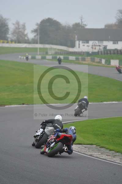 Mallory park Leicestershire;Mallory park photographs;Motorcycle action photographs;event digital images;eventdigitalimages;mallory park;no limits trackday;peter wileman photography;trackday;trackday digital images;trackday photos