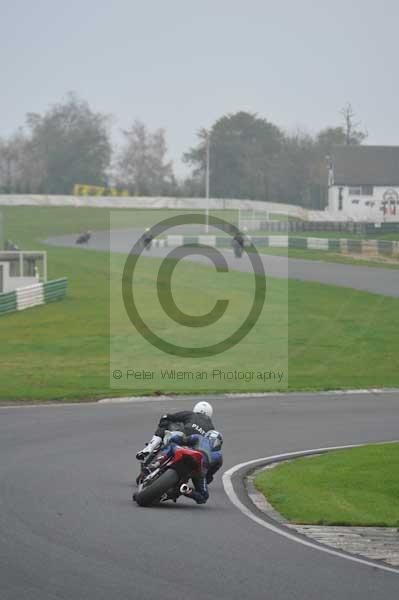Mallory park Leicestershire;Mallory park photographs;Motorcycle action photographs;event digital images;eventdigitalimages;mallory park;no limits trackday;peter wileman photography;trackday;trackday digital images;trackday photos