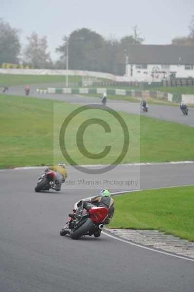 Mallory park Leicestershire;Mallory park photographs;Motorcycle action photographs;event digital images;eventdigitalimages;mallory park;no limits trackday;peter wileman photography;trackday;trackday digital images;trackday photos