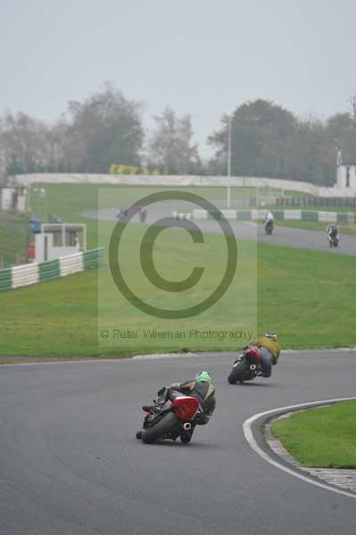 Mallory park Leicestershire;Mallory park photographs;Motorcycle action photographs;event digital images;eventdigitalimages;mallory park;no limits trackday;peter wileman photography;trackday;trackday digital images;trackday photos