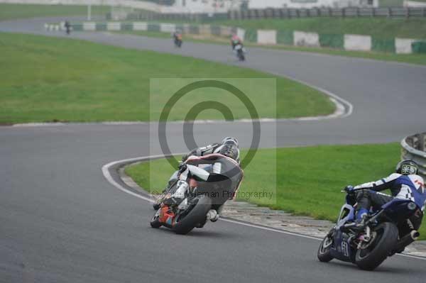 Mallory park Leicestershire;Mallory park photographs;Motorcycle action photographs;event digital images;eventdigitalimages;mallory park;no limits trackday;peter wileman photography;trackday;trackday digital images;trackday photos