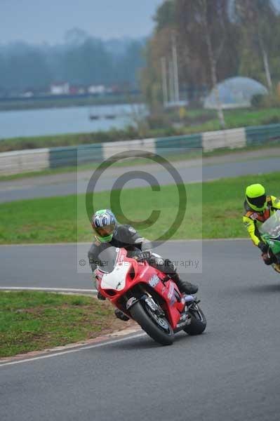 Mallory park Leicestershire;Mallory park photographs;Motorcycle action photographs;event digital images;eventdigitalimages;mallory park;no limits trackday;peter wileman photography;trackday;trackday digital images;trackday photos