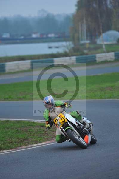 Mallory park Leicestershire;Mallory park photographs;Motorcycle action photographs;event digital images;eventdigitalimages;mallory park;no limits trackday;peter wileman photography;trackday;trackday digital images;trackday photos