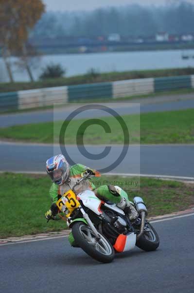 Mallory park Leicestershire;Mallory park photographs;Motorcycle action photographs;event digital images;eventdigitalimages;mallory park;no limits trackday;peter wileman photography;trackday;trackday digital images;trackday photos