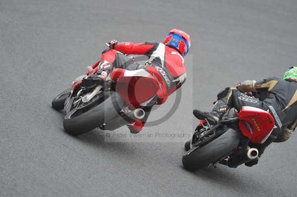 Mallory park Leicestershire;Mallory park photographs;Motorcycle action photographs;event digital images;eventdigitalimages;mallory park;no limits trackday;peter wileman photography;trackday;trackday digital images;trackday photos