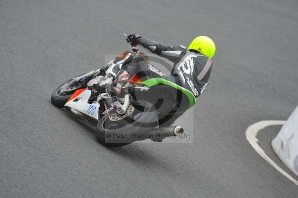 Mallory park Leicestershire;Mallory park photographs;Motorcycle action photographs;event digital images;eventdigitalimages;mallory park;no limits trackday;peter wileman photography;trackday;trackday digital images;trackday photos