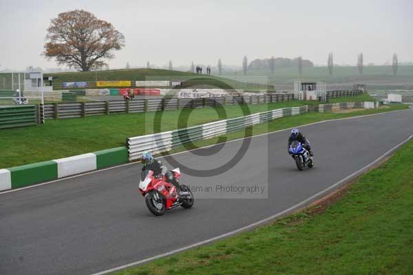 Mallory park Leicestershire;Mallory park photographs;Motorcycle action photographs;event digital images;eventdigitalimages;mallory park;no limits trackday;peter wileman photography;trackday;trackday digital images;trackday photos