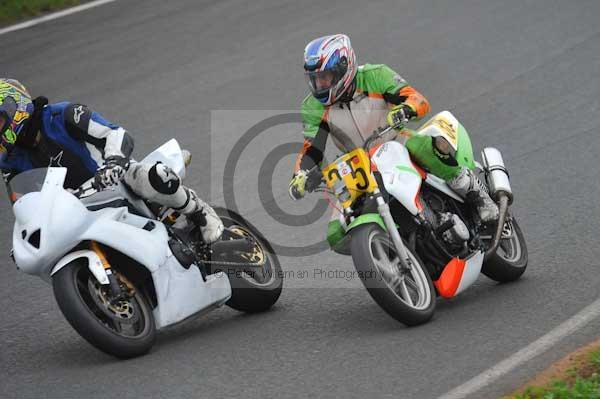 Mallory park Leicestershire;Mallory park photographs;Motorcycle action photographs;event digital images;eventdigitalimages;mallory park;no limits trackday;peter wileman photography;trackday;trackday digital images;trackday photos