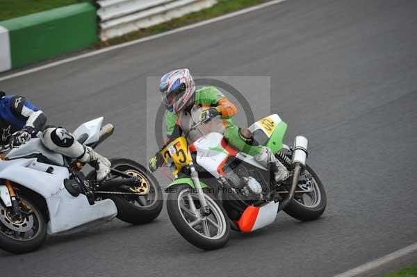 Mallory park Leicestershire;Mallory park photographs;Motorcycle action photographs;event digital images;eventdigitalimages;mallory park;no limits trackday;peter wileman photography;trackday;trackday digital images;trackday photos