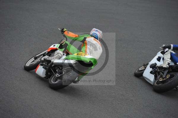 Mallory park Leicestershire;Mallory park photographs;Motorcycle action photographs;event digital images;eventdigitalimages;mallory park;no limits trackday;peter wileman photography;trackday;trackday digital images;trackday photos