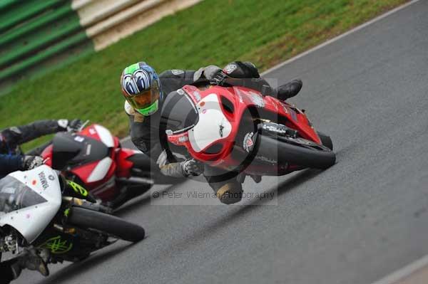 Mallory park Leicestershire;Mallory park photographs;Motorcycle action photographs;event digital images;eventdigitalimages;mallory park;no limits trackday;peter wileman photography;trackday;trackday digital images;trackday photos