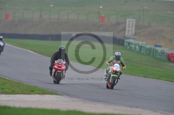 Mallory park Leicestershire;Mallory park photographs;Motorcycle action photographs;event digital images;eventdigitalimages;mallory park;no limits trackday;peter wileman photography;trackday;trackday digital images;trackday photos