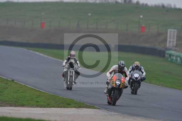 Mallory park Leicestershire;Mallory park photographs;Motorcycle action photographs;event digital images;eventdigitalimages;mallory park;no limits trackday;peter wileman photography;trackday;trackday digital images;trackday photos