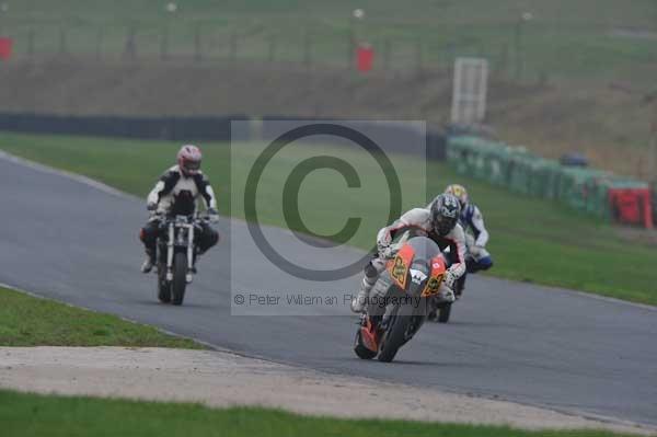Mallory park Leicestershire;Mallory park photographs;Motorcycle action photographs;event digital images;eventdigitalimages;mallory park;no limits trackday;peter wileman photography;trackday;trackday digital images;trackday photos