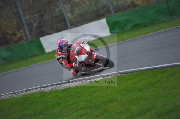 Mallory park Leicestershire;Mallory park photographs;Motorcycle action photographs;event digital images;eventdigitalimages;mallory park;no limits trackday;peter wileman photography;trackday;trackday digital images;trackday photos
