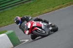 Mallory-park-Leicestershire;Mallory-park-photographs;Motorcycle-action-photographs;event-digital-images;eventdigitalimages;mallory-park;no-limits-trackday;peter-wileman-photography;trackday;trackday-digital-images;trackday-photos