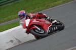 Mallory-park-Leicestershire;Mallory-park-photographs;Motorcycle-action-photographs;event-digital-images;eventdigitalimages;mallory-park;no-limits-trackday;peter-wileman-photography;trackday;trackday-digital-images;trackday-photos