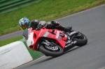 Mallory-park-Leicestershire;Mallory-park-photographs;Motorcycle-action-photographs;event-digital-images;eventdigitalimages;mallory-park;no-limits-trackday;peter-wileman-photography;trackday;trackday-digital-images;trackday-photos