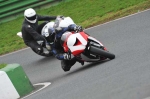 Mallory-park-Leicestershire;Mallory-park-photographs;Motorcycle-action-photographs;event-digital-images;eventdigitalimages;mallory-park;no-limits-trackday;peter-wileman-photography;trackday;trackday-digital-images;trackday-photos