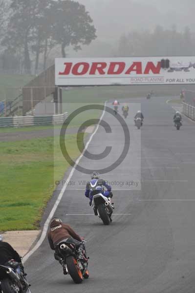 Mallory park Leicestershire;Mallory park photographs;Motorcycle action photographs;event digital images;eventdigitalimages;mallory park;no limits trackday;peter wileman photography;trackday;trackday digital images;trackday photos