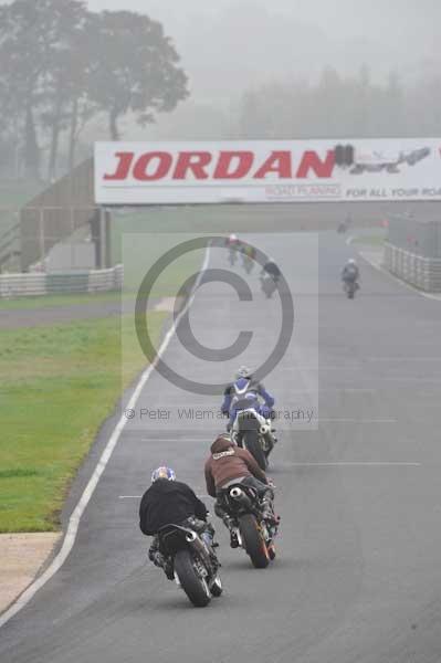 Mallory park Leicestershire;Mallory park photographs;Motorcycle action photographs;event digital images;eventdigitalimages;mallory park;no limits trackday;peter wileman photography;trackday;trackday digital images;trackday photos