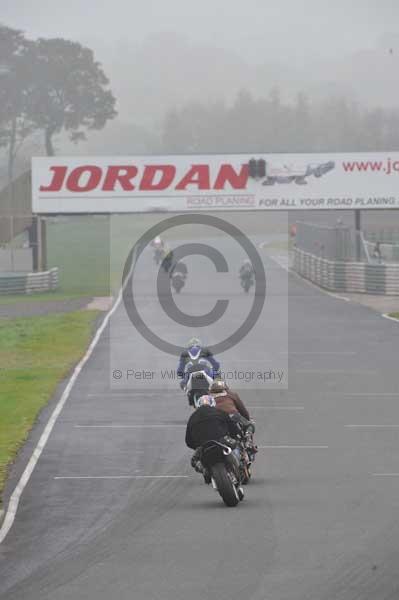 Mallory park Leicestershire;Mallory park photographs;Motorcycle action photographs;event digital images;eventdigitalimages;mallory park;no limits trackday;peter wileman photography;trackday;trackday digital images;trackday photos