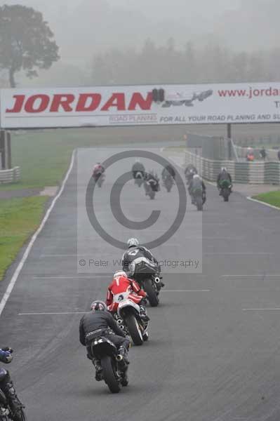 Mallory park Leicestershire;Mallory park photographs;Motorcycle action photographs;event digital images;eventdigitalimages;mallory park;no limits trackday;peter wileman photography;trackday;trackday digital images;trackday photos