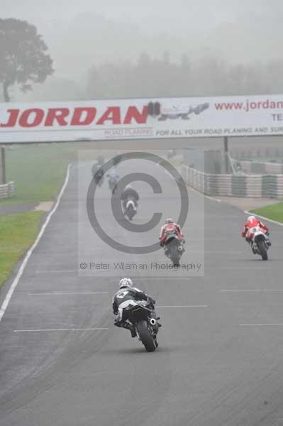 Mallory park Leicestershire;Mallory park photographs;Motorcycle action photographs;event digital images;eventdigitalimages;mallory park;no limits trackday;peter wileman photography;trackday;trackday digital images;trackday photos