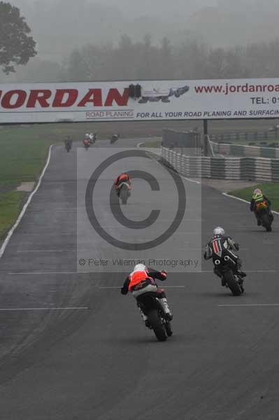 Mallory park Leicestershire;Mallory park photographs;Motorcycle action photographs;event digital images;eventdigitalimages;mallory park;no limits trackday;peter wileman photography;trackday;trackday digital images;trackday photos