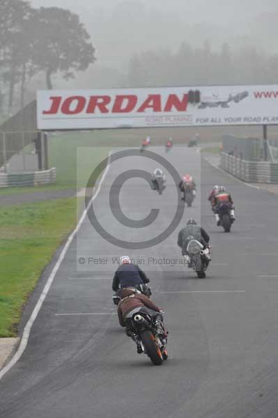 Mallory park Leicestershire;Mallory park photographs;Motorcycle action photographs;event digital images;eventdigitalimages;mallory park;no limits trackday;peter wileman photography;trackday;trackday digital images;trackday photos