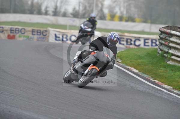 Mallory park Leicestershire;Mallory park photographs;Motorcycle action photographs;event digital images;eventdigitalimages;mallory park;no limits trackday;peter wileman photography;trackday;trackday digital images;trackday photos