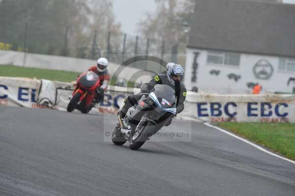Mallory park Leicestershire;Mallory park photographs;Motorcycle action photographs;event digital images;eventdigitalimages;mallory park;no limits trackday;peter wileman photography;trackday;trackday digital images;trackday photos