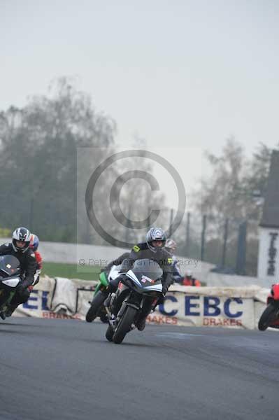 Mallory park Leicestershire;Mallory park photographs;Motorcycle action photographs;event digital images;eventdigitalimages;mallory park;no limits trackday;peter wileman photography;trackday;trackday digital images;trackday photos