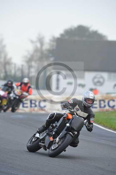 Mallory park Leicestershire;Mallory park photographs;Motorcycle action photographs;event digital images;eventdigitalimages;mallory park;no limits trackday;peter wileman photography;trackday;trackday digital images;trackday photos