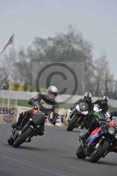 Mallory park Leicestershire;Mallory park photographs;Motorcycle action photographs;event digital images;eventdigitalimages;mallory park;no limits trackday;peter wileman photography;trackday;trackday digital images;trackday photos