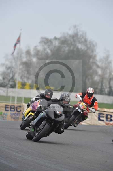 Mallory park Leicestershire;Mallory park photographs;Motorcycle action photographs;event digital images;eventdigitalimages;mallory park;no limits trackday;peter wileman photography;trackday;trackday digital images;trackday photos