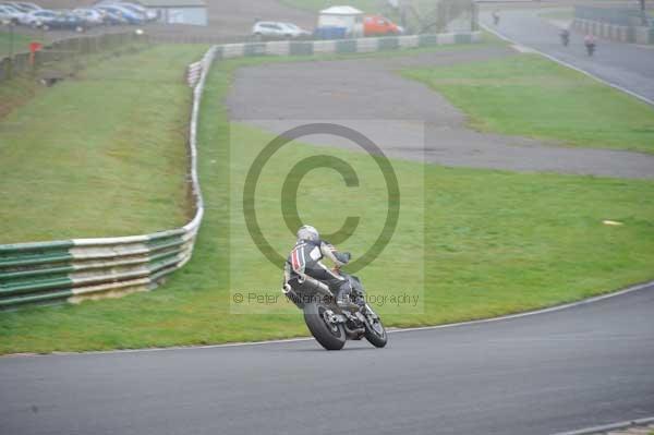 Mallory park Leicestershire;Mallory park photographs;Motorcycle action photographs;event digital images;eventdigitalimages;mallory park;no limits trackday;peter wileman photography;trackday;trackday digital images;trackday photos