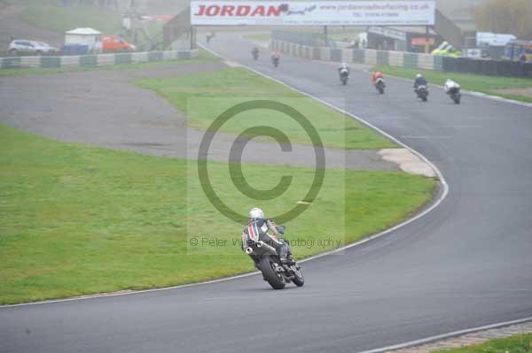 Mallory park Leicestershire;Mallory park photographs;Motorcycle action photographs;event digital images;eventdigitalimages;mallory park;no limits trackday;peter wileman photography;trackday;trackday digital images;trackday photos