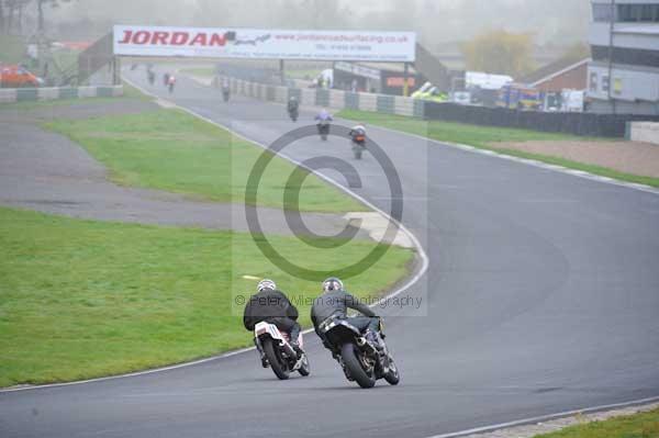 Mallory park Leicestershire;Mallory park photographs;Motorcycle action photographs;event digital images;eventdigitalimages;mallory park;no limits trackday;peter wileman photography;trackday;trackday digital images;trackday photos