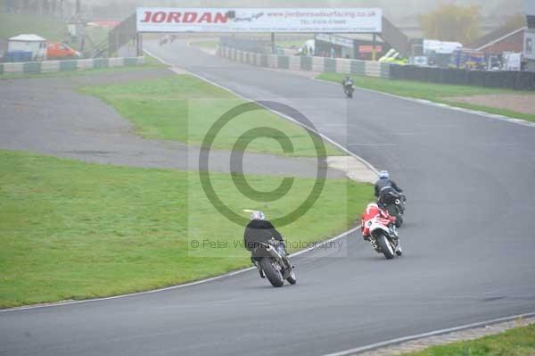 Mallory park Leicestershire;Mallory park photographs;Motorcycle action photographs;event digital images;eventdigitalimages;mallory park;no limits trackday;peter wileman photography;trackday;trackday digital images;trackday photos