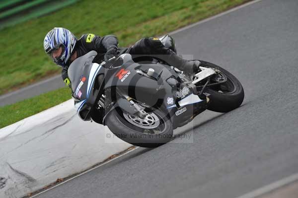 Mallory park Leicestershire;Mallory park photographs;Motorcycle action photographs;event digital images;eventdigitalimages;mallory park;no limits trackday;peter wileman photography;trackday;trackday digital images;trackday photos