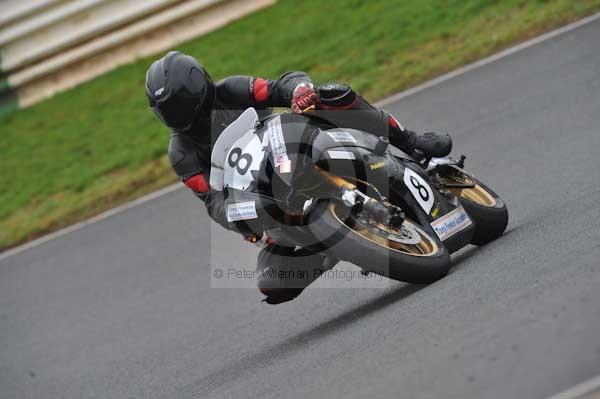 Mallory park Leicestershire;Mallory park photographs;Motorcycle action photographs;event digital images;eventdigitalimages;mallory park;no limits trackday;peter wileman photography;trackday;trackday digital images;trackday photos