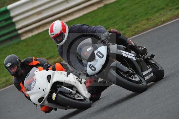 Mallory park Leicestershire;Mallory park photographs;Motorcycle action photographs;event digital images;eventdigitalimages;mallory park;no limits trackday;peter wileman photography;trackday;trackday digital images;trackday photos