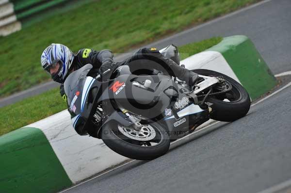 Mallory park Leicestershire;Mallory park photographs;Motorcycle action photographs;event digital images;eventdigitalimages;mallory park;no limits trackday;peter wileman photography;trackday;trackday digital images;trackday photos