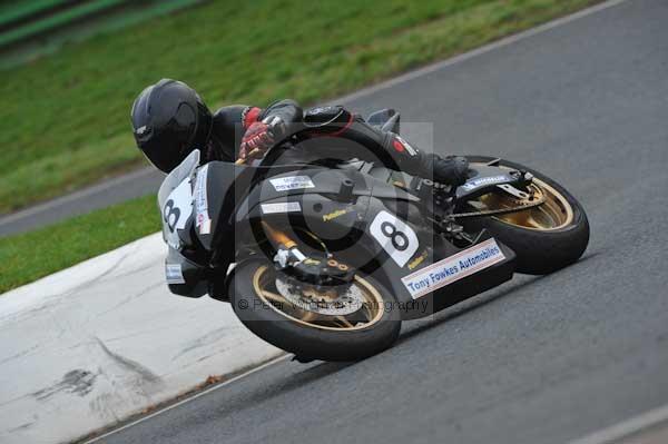 Mallory park Leicestershire;Mallory park photographs;Motorcycle action photographs;event digital images;eventdigitalimages;mallory park;no limits trackday;peter wileman photography;trackday;trackday digital images;trackday photos