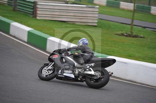 Mallory park Leicestershire;Mallory park photographs;Motorcycle action photographs;event digital images;eventdigitalimages;mallory park;no limits trackday;peter wileman photography;trackday;trackday digital images;trackday photos