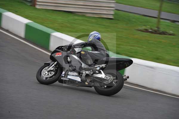 Mallory park Leicestershire;Mallory park photographs;Motorcycle action photographs;event digital images;eventdigitalimages;mallory park;no limits trackday;peter wileman photography;trackday;trackday digital images;trackday photos