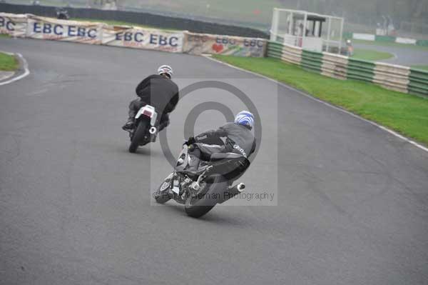 Mallory park Leicestershire;Mallory park photographs;Motorcycle action photographs;event digital images;eventdigitalimages;mallory park;no limits trackday;peter wileman photography;trackday;trackday digital images;trackday photos