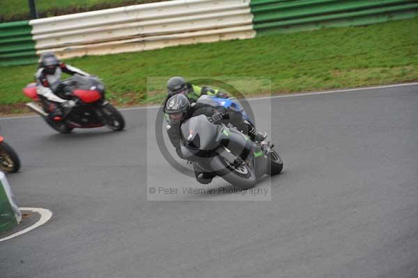 Mallory park Leicestershire;Mallory park photographs;Motorcycle action photographs;event digital images;eventdigitalimages;mallory park;no limits trackday;peter wileman photography;trackday;trackday digital images;trackday photos