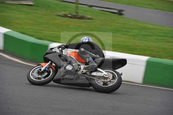 Mallory park Leicestershire;Mallory park photographs;Motorcycle action photographs;event digital images;eventdigitalimages;mallory park;no limits trackday;peter wileman photography;trackday;trackday digital images;trackday photos
